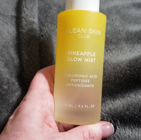 Clean Skin Club Pineapple Glow Mist - Picture 6 of 10